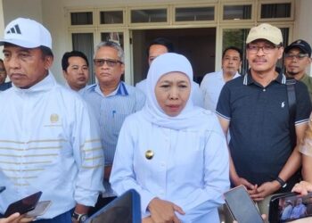 Khofifah: Penahanan Ijazah Langgar Hukum, Pemprov Siapkan Penerbitan Ulang