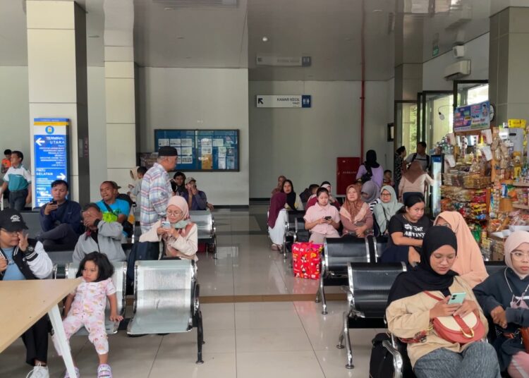 Lonjakan Arus Balik di Terminal Purboyo Madiun, Penumpang Didominasi Perantau dari Jakarta