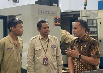 Kunjungi SMK Warga, Respati Ardi Tegaskan Komitmen Perkuat Pendidikan Vokasi