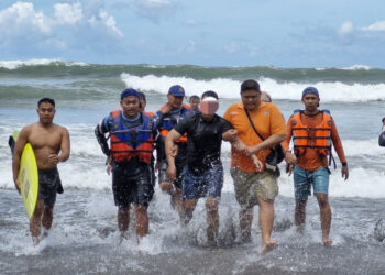Tiga Wisatawan Terseret Arus di Pantai Parangtritis, Satu Masih Hilang