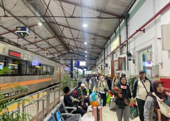 Arus Balik Lebaran 2025: Ribuan Penumpang Padati Stasiun Madiun