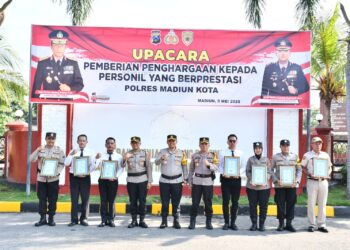 Tujuh Anggota Polres Madiun Kota Terima Penghargaan atas Kinerja Unggul