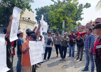 F-GERTAK Demo di DPRD Kota Madiun, Tuntut Usut Tuntas Dugaan Korupsi Perjalanan Dinas