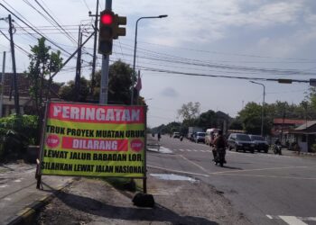 Warga Tutup Akses Truk Urug, Begini Pendapat Pentas Gugat