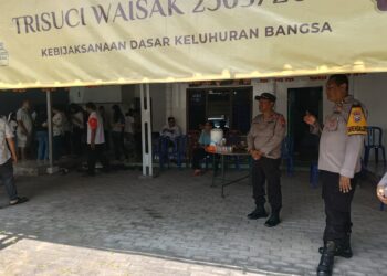 Polres Madiun Kota Kawal Waisak 2025, Ibadah di Vihara Sukavati Berlangsung Lancar dan Khidmat