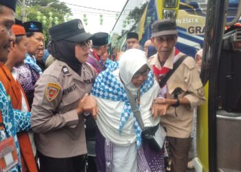 175 Jamaah Haji Kota Madiun Diberangkatkan, Polres Tunjukkan Pelayanan Humanis