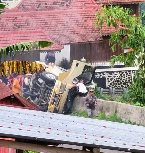 Tragedi Wisata di Tawangmangu: Minibus Rem Blong, 5 Tewas dan 7 Luka Berat