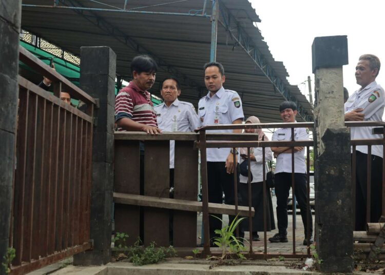 Blusukan ke Kampung Mojo, Wali Kota Surakarta Janji Bantu Warga Hadapi Masalah Limbah