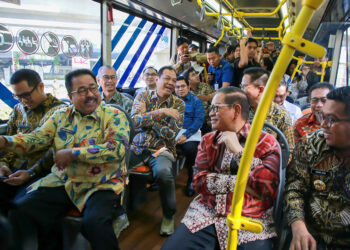 Gubernur DKI Kaji Wajibkan Pegawai Swasta Naik Transportasi Umum Setiap Rabu