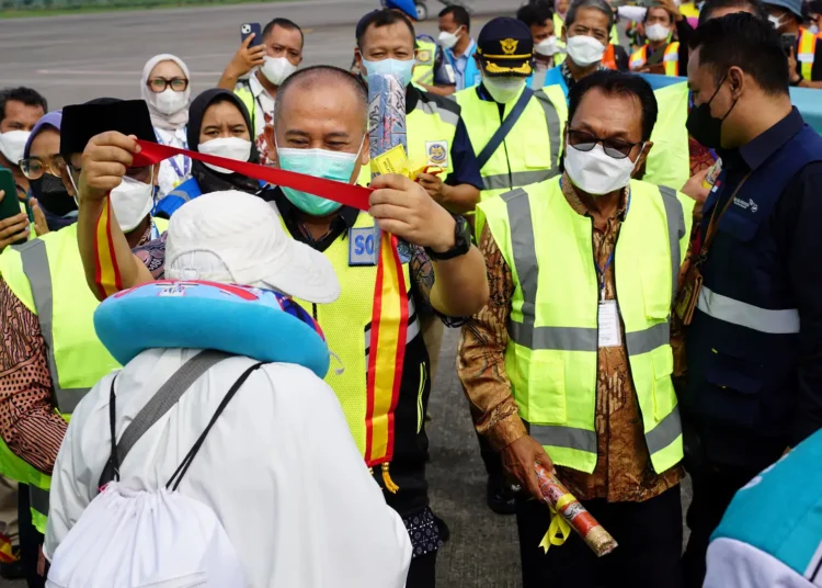 Imigrasi Surakarta Layani Kedatangan Perdana Jemaah Haji Kloter Pertama Debarkasi Solo