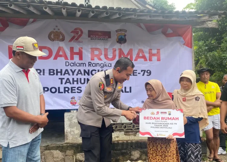 Berkah HUT Bhayangkara: Rumah Ruliyah Dibedah, Sumur Bor Dikeruk untuk Desa Kekeringan