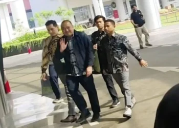 Pemeriksaan Lanjutan, Bos Sritex Bungkam Saat Datangi Gedung Jampidsus