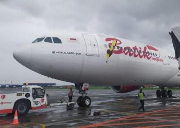 Batik Air Buka Suara soal Insiden Pesawat Miring saat Mendarat