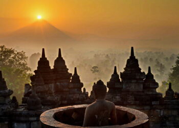 Top 10 Destinasi Wisata Terfavorit di Jateng 2024: Semarang, Cilacap, hingga Solo