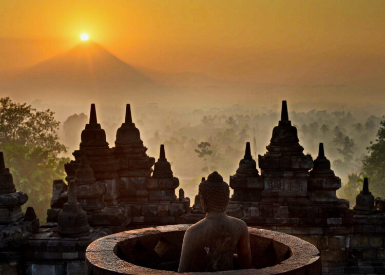 Top 10 Destinasi Wisata Terfavorit di Jateng 2024: Semarang, Cilacap, hingga Solo