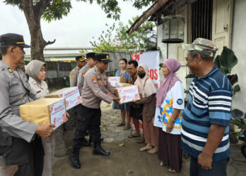 Polres Madiun Kota Salurkan Bansos untuk Warga Terdampak Penertiban Lahan KAI