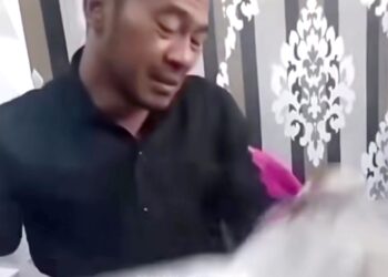 Viral Suami Menangis di Dekat Jenazah Istri, Kisah Dibalik Itu Sangat Mengagetkan