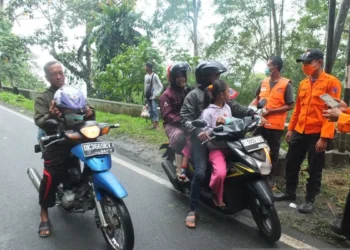 Gunung Raung Erupsi, Warga Dilarang Dekati Kawah