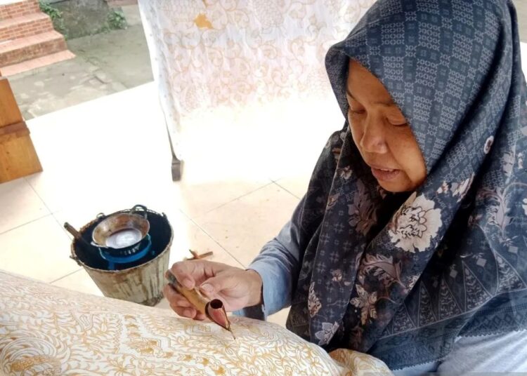 Imaroh, Perajin Batik Tulis Giriloyo yang Setia Lestarikan Warisan Leluhur