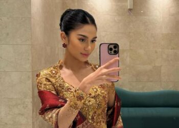Penampilan Kebaya Emas Azizah Salsha Tuai Pujian Warganet