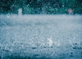 Cuaca Solo Masih Diguyur Hujan, Suhu Udara Capai 30 Derajat Celsius