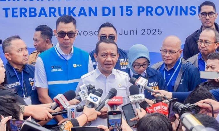 Menteri ESDM Targetkan Seluruh Desa Teraliri Listrik dalam Lima Tahun