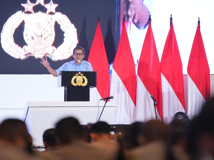 Rocky Gerung Apresiasi Kakorlantas, Turunkan Kecelakaan & Gagas Hari Keselamatan Lalu Lintas