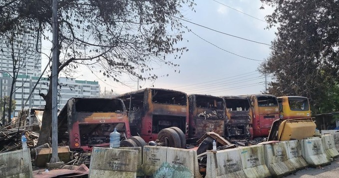 Bangkai Bus Terbakar di Rawa Buaya Bukan Lagi Aset Pemprov DKI maupun Transjakarta