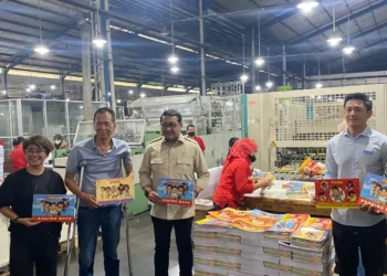 Produksi 1 Juta Buku Tulis Jumbo: Menteri Ekraf Apresiasi Kolaborasi Kiky dan Visinema