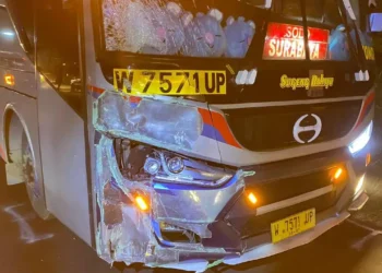 Bus Seruduk Truk dan Motor di Sambungmacan Sragen, 1 Orang Tewas