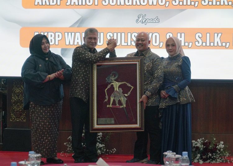 Kapolres Wonogiri Resmi Berganti, Setyo Sukarno Gelar Prosesi Lepas Sambut