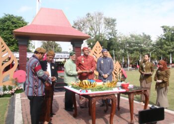 Lurik dan Selempang Merah Putih Warnai Upacara Hadeging ke-221 Klaten