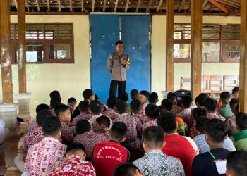 Generasi Anti Narkoba dan Judi Online, Polsek Eromoko Sosialisasi di SMPN 1 Eromoko