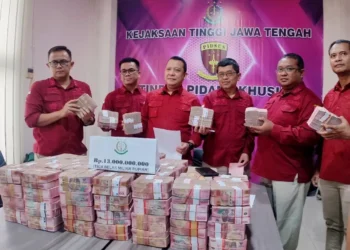 Kejati Jateng Sita Rp 13 Miliar Uang Hasil TPPU Kasus Korupsi Tanah di Cilacap