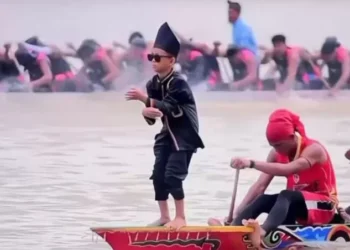 Tarian Unik Rayyan Dikha Viral, Tradisi Pacu Jalur Terangkat