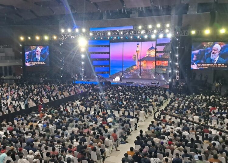 Ceramah Zakir Naik di UMS Solo Dihadiri Ribuan Peserta dan Tokoh Agama