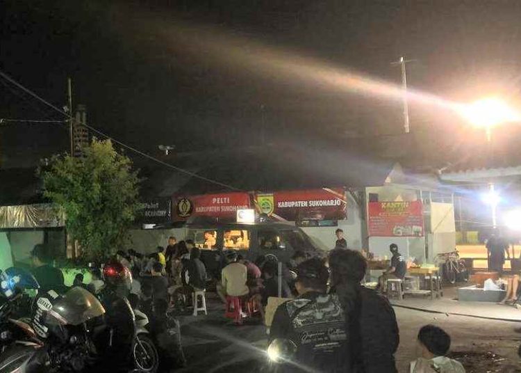 Gelora Merdeka Bergetar! Warga Sukoharjo Bersatu Dukung Indonesia Lawan Vietnam