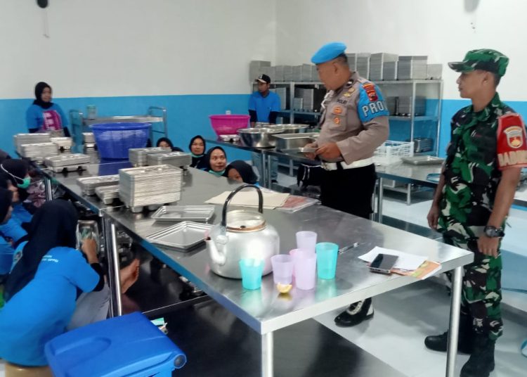 Pastikan Asupan Gizi Aman, Polsek Bulukerto Pantau Distribusi MBG