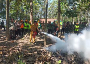 Sinergi Bersama Cegah Karhutla, Polsek Juwangi dan Perhutani Gelar Apel Siaga