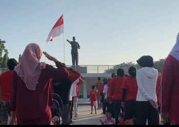 Tunjukan Nasionalisme, Warga Ngawi Patungan Gelar Upacara Di Taman Pemuda Soekarno