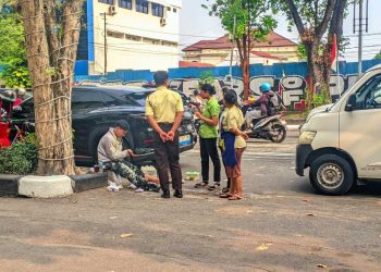 Pemotor di Solo Berlumur Cat Usai Tabrak Mobil di Jalan Slamet Riyadi