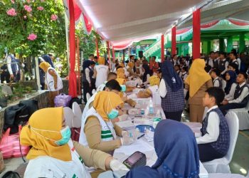 Menko PMK Kick Off Cek Kesehatan Nasional di Bojonegoro