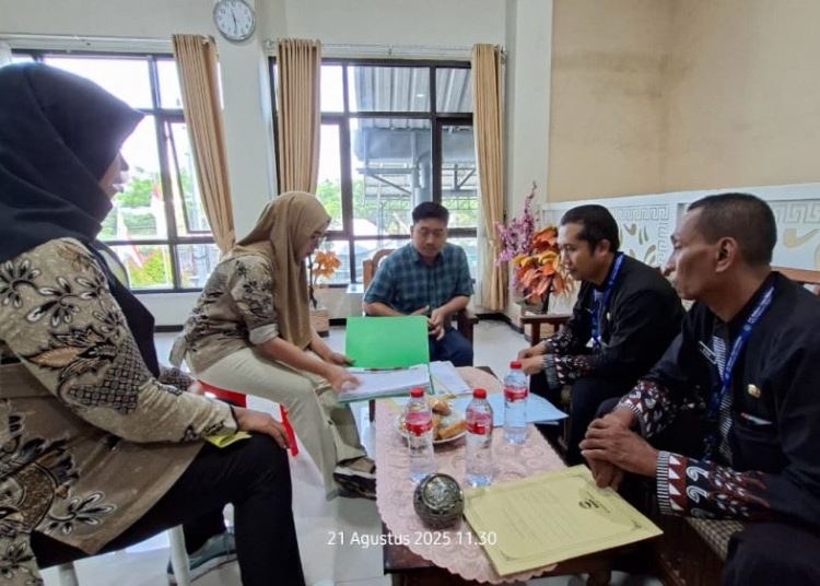 Ratusan Buruh Pabrik Rokok di Bojonegoro Alami PHK