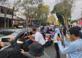 Komunitas Vespa Boyolali Gelar Aksi Damai Bagikan Bunga Mawar