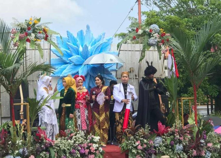 Meriah! 91 Mobil Hias Iringi Semarak Karnaval Pembangunan di Cilacap