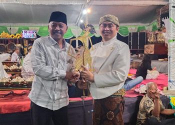 Kades Kebonagung Gelar Wayang Kulit, Penuhi Nazar Dan Beri Santunan