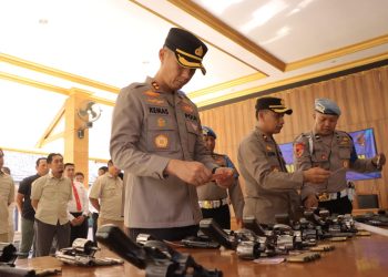 Polres Madiun Gelar Gaktibplin, Periksa Senpi dan Tes Urine Personel
