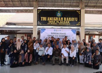 UMKM Go Digital, Mahasiswa KKN Adi Buana Surabaya Dorong Penguatan Branding melalui Kemasan