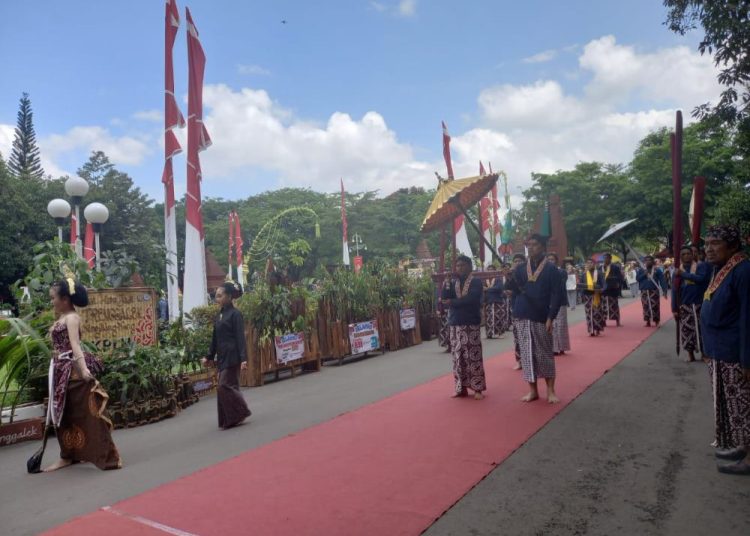 Tradisi Kirab Pusaka Warnai Hari Jadi 831 Kabupaten Trenggalek