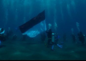 Bluuu Gelar Upacara Kemerdekaan ke-80 di Bawah Laut Pyramids Karangasem